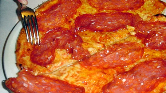 Pizza Salami im Ristorante Al Dente