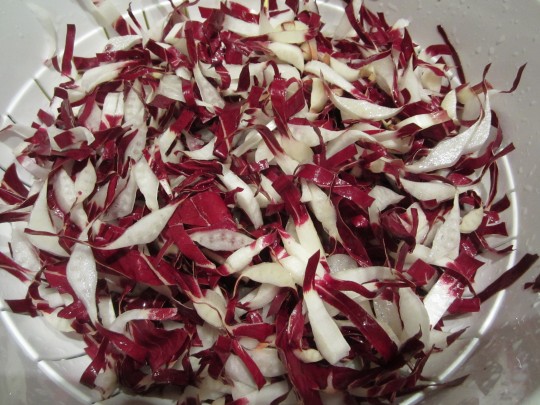 Radicchio schon fein geschnitten