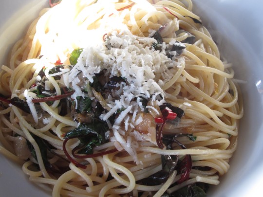 Auch mit Pasta eine schöne Kombi: Streuen Sie extra Parmesan drüber!