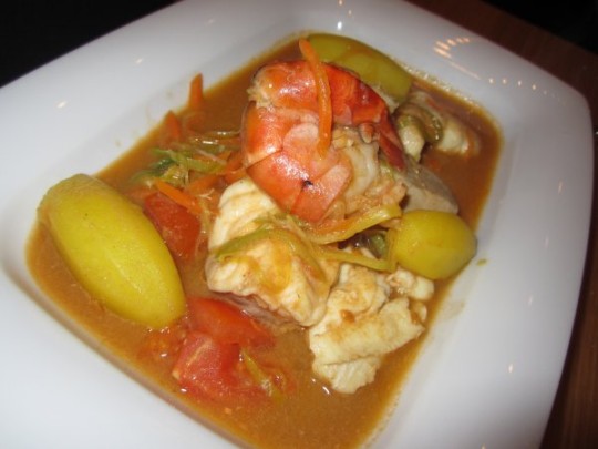 Geschmackige Bouillabaisse mit reichlich Fischvielfalt