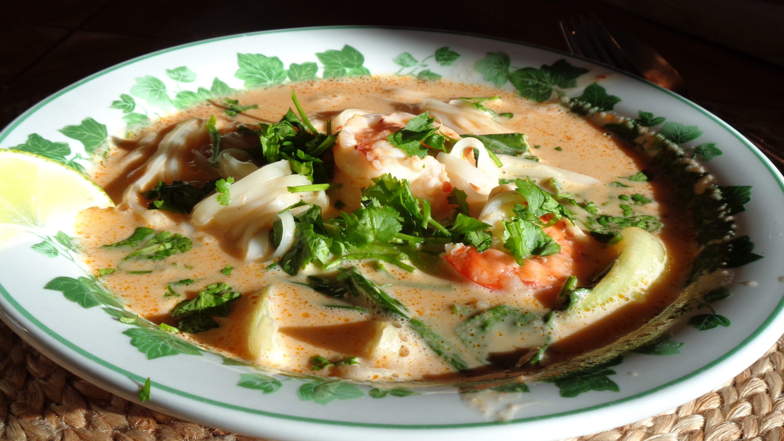 Kokos-Curry-Suppe mit Garnelen • sacre e profane Foodblog